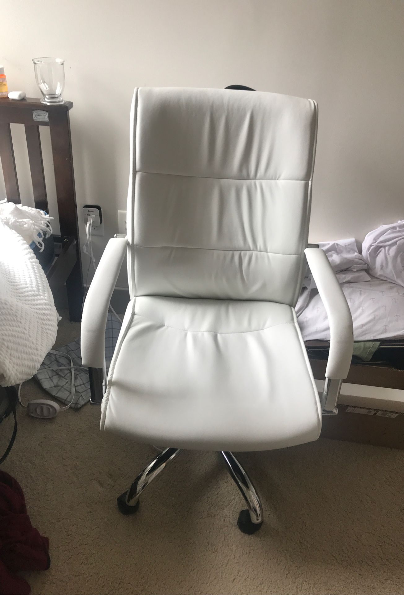 Leather White chair- Near Perfect