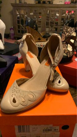 Brand new shoes. Size 8