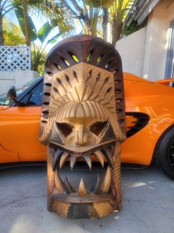 Very large Tiki mask.