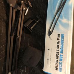 Microphone Arm Stand on a flexible Boom Scissor