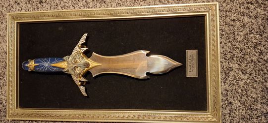Richard Conrad Lord of the Arctic Moon Dagger Wall Display Plaque Silver/Blue