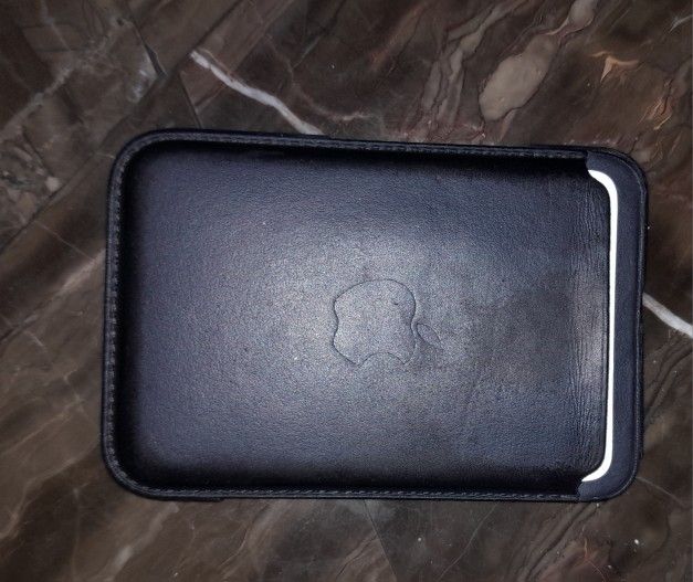 Apple Iphone FineWoven Magsafe Wallet