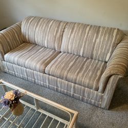 Queen Size sleeper couch with pullout inner spring mattress