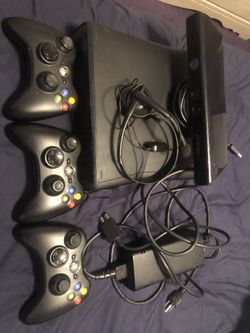 Xbox 360 w/Kinect Sensor