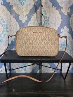 Michael Kors pink / white crossbody