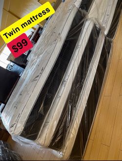 Twin size pillow top mattress