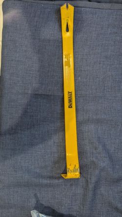 Dewalt 22" Flat Pry Bar