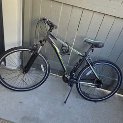 Schwinn OR2 Hybrid Bicycle 