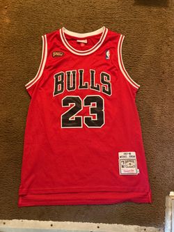 Mitchell & Ness Michael Jordan Bulls #23 Jersey