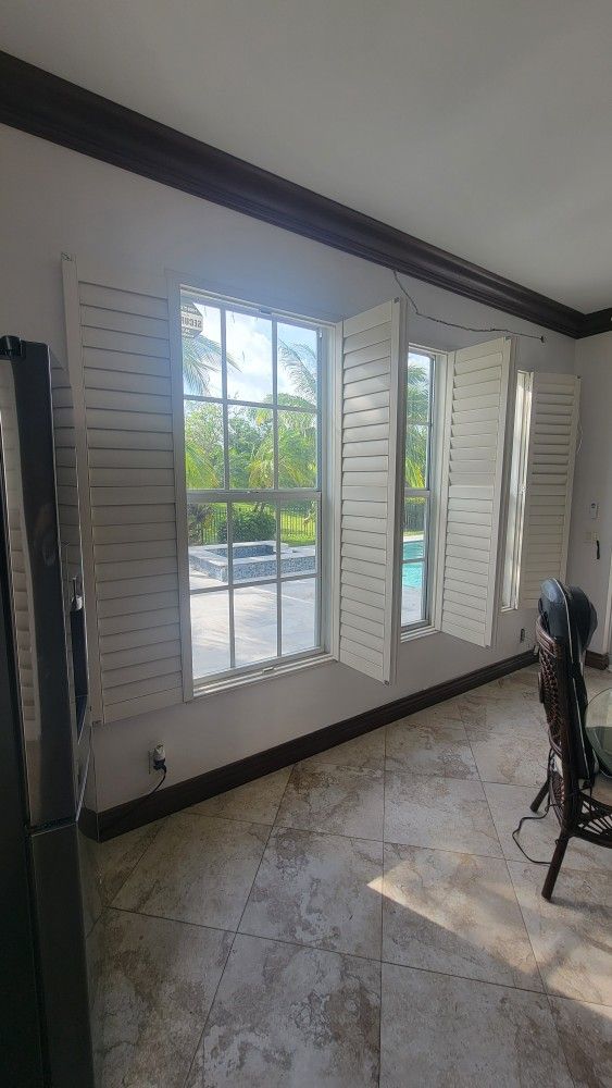 Windows Suncraft Shutters 