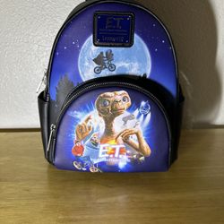 NEW Loungefly E.T. 40th Anniversary Backpack - glows in the dark - Nice!