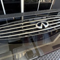 2003 - 2006 Infinity G35 front grill OEM