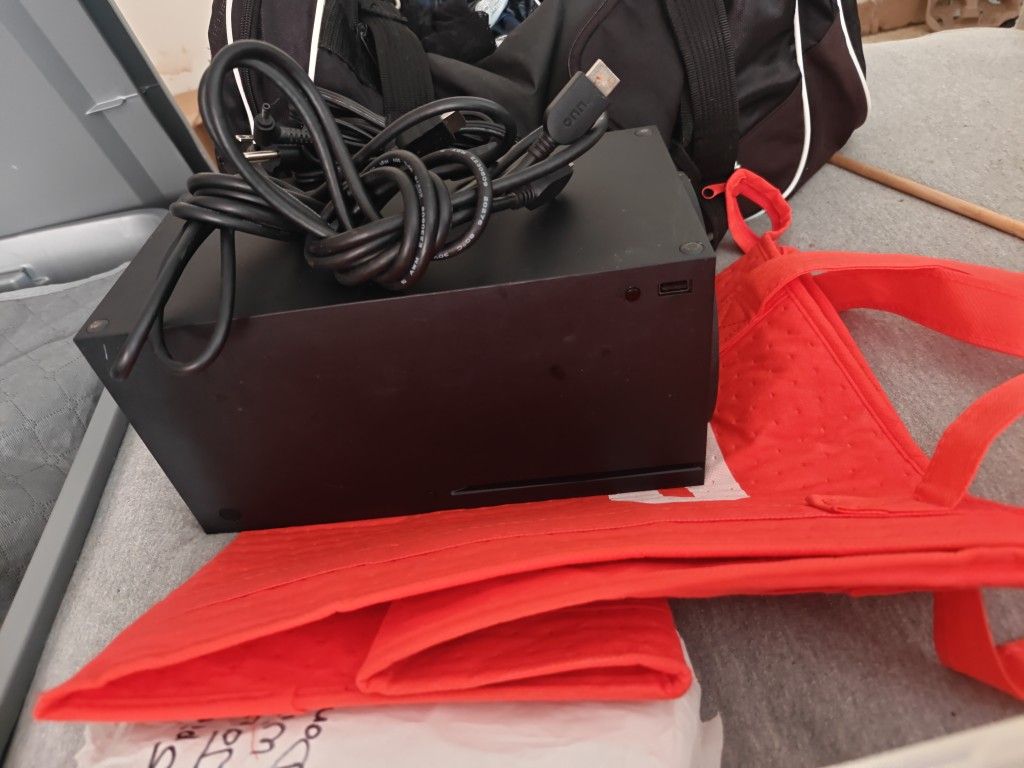 Xbox Series X 1Tb Black 2 Controllers