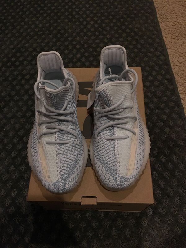 Yeezy 350 Cloud White for Sale in Renton, WA - OfferUp