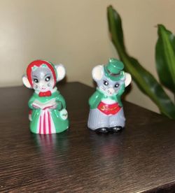 Vintage Jasco Christmas Critter Mice Salt & Pepper Shakers 1980’s Kitschy