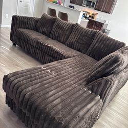 LIKE NEW brown Corduroy Sectional Sofa Couch (DELIVERY AVAILABLE)