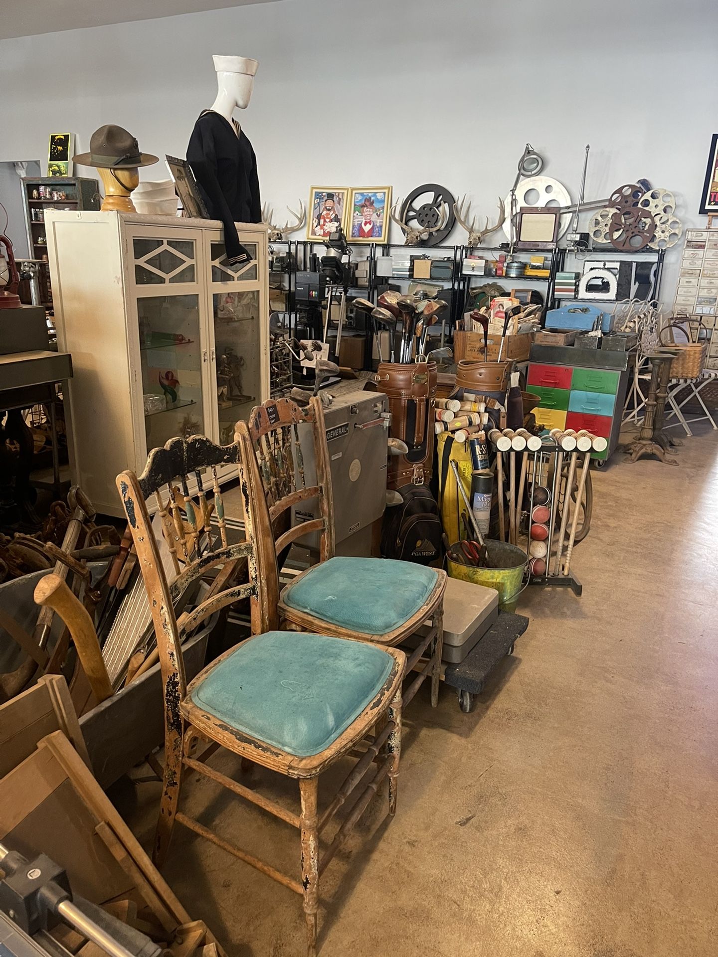 Extravaganza pre-holiday sale