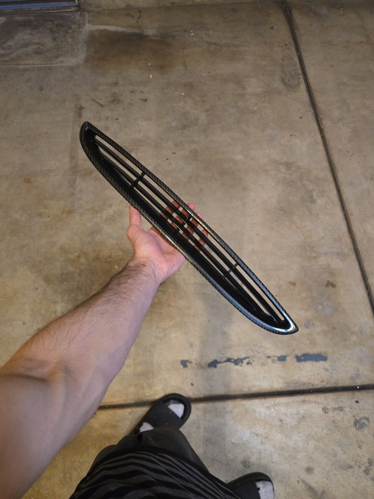 F8X BMW GTS Hood Vents