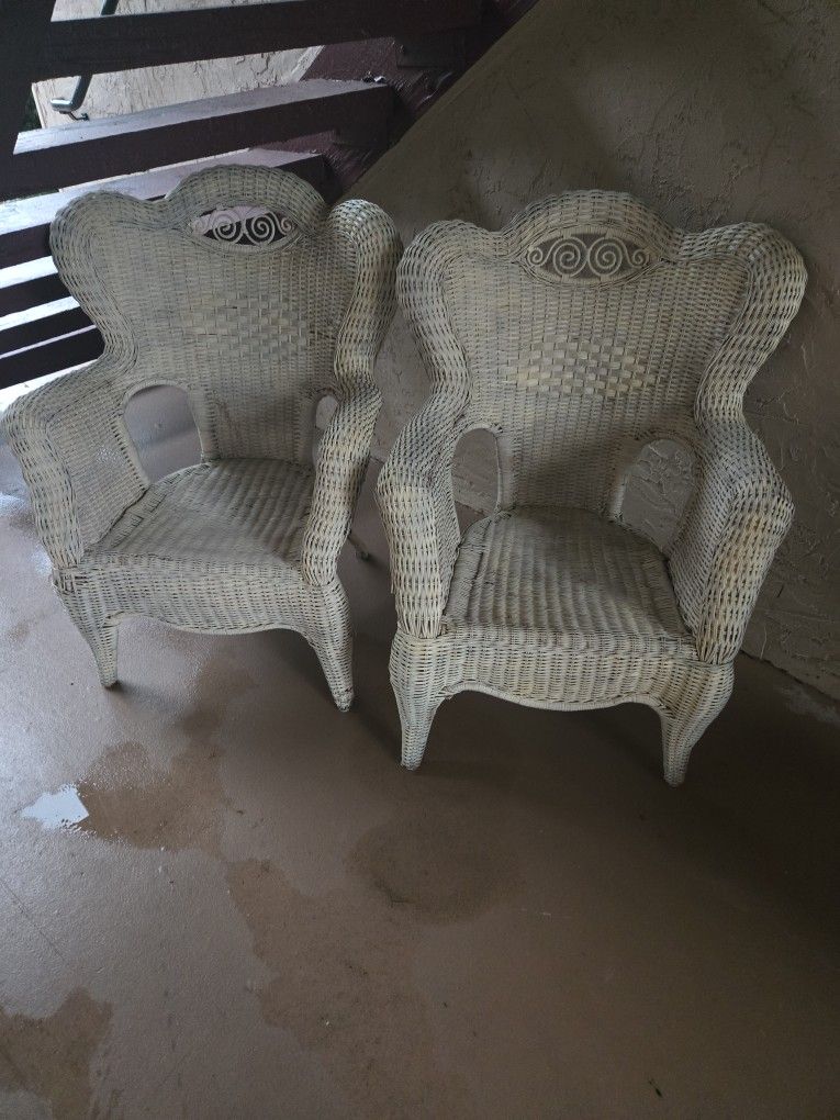 WICKER CHAIRS WHITE . 2PC.