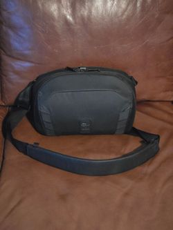 Nomatic McKinnon camera sling 8L
