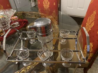 1930s Art Deco Chrome Cocktail Shaker with Six Glasses on Gyroscopic Caddy Stand