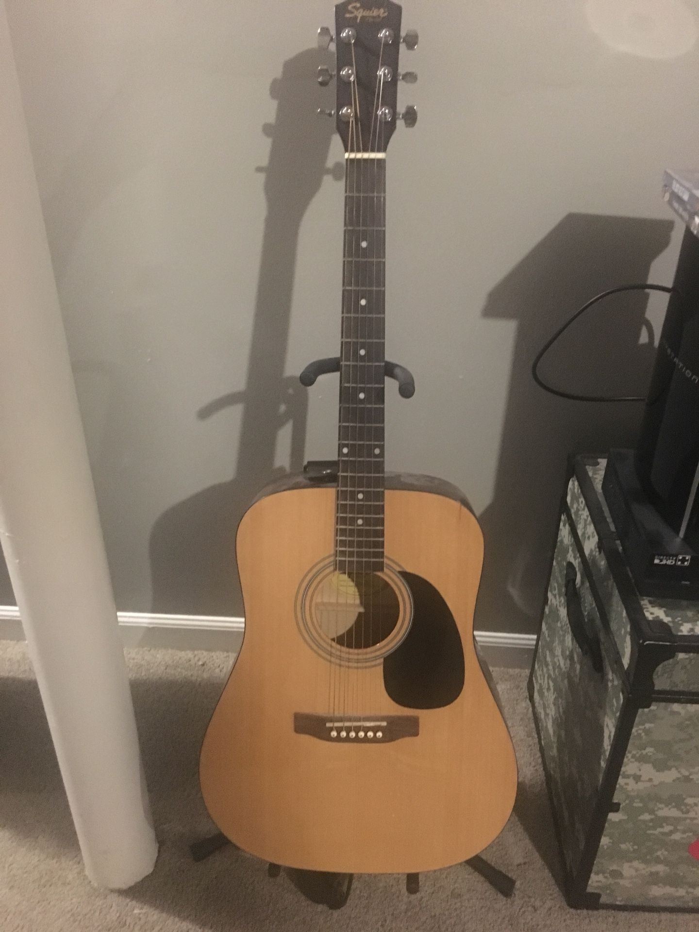 Fender squier acoustic guitar, great condition