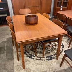 Vintage Danish dining table (expandable)