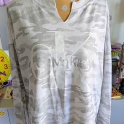 Calvin Klein V-Neck Sweatshirt – Camo Gray & White – NWT