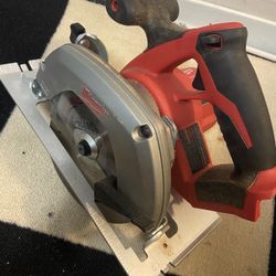 Power Battery Milwaukee Skillsaw