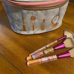 Care Bears Makeup Brush Set And Makeup Bag