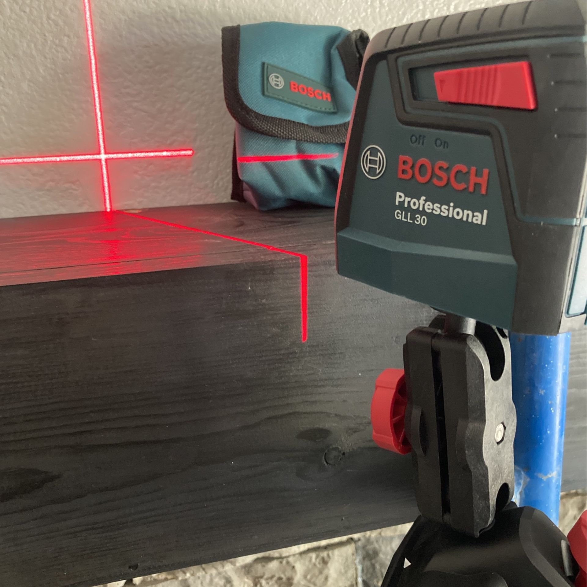 Bosch GLL 30 S Self Leveling Cross-Line Laser