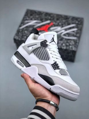 Jordan 4s