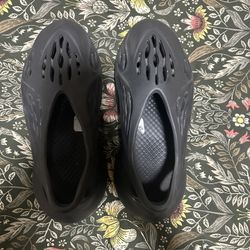 Yeezy Adida Foam Runners Black (real)