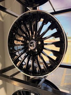 18s wheels new 5lug Mercedes new with tires
