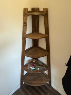 Corner shelving