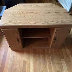 Entertainment / TV Stand