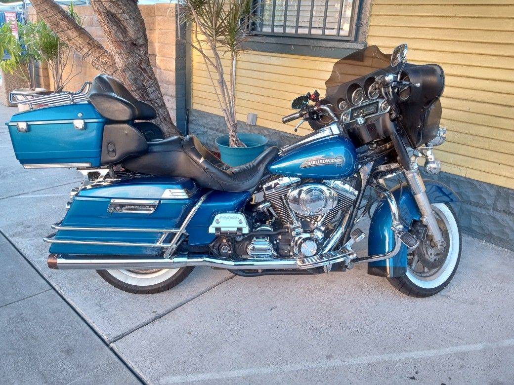06 HARLEY DAVIDSON ELECTRA GLIDE CLASSIC 