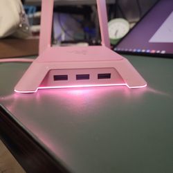 Razer Headphone And Razer Headphone Holder Base 