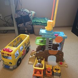 Little People Lot - Bus And Construction Site