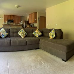 Sectional Sofa With Chaise (Right Arm-facing)