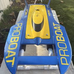 Hard To Find in this shape ! UL 19 RC  PRO BOAT
