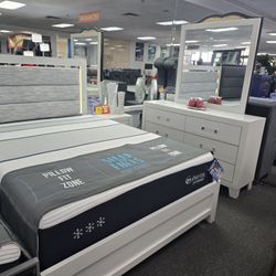 BLOWOUT SALE FURNITURE SPRING SEASON NOW ( modern 5pc bedroom set) 45% OFF