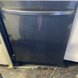 New   Samsung - BLACK Stainless Dishwasher 