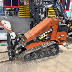 Ditch Witch SK755 Mini Skid Steer