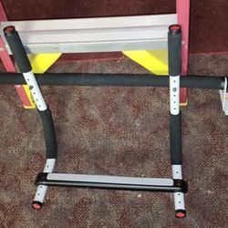 Pull up bar