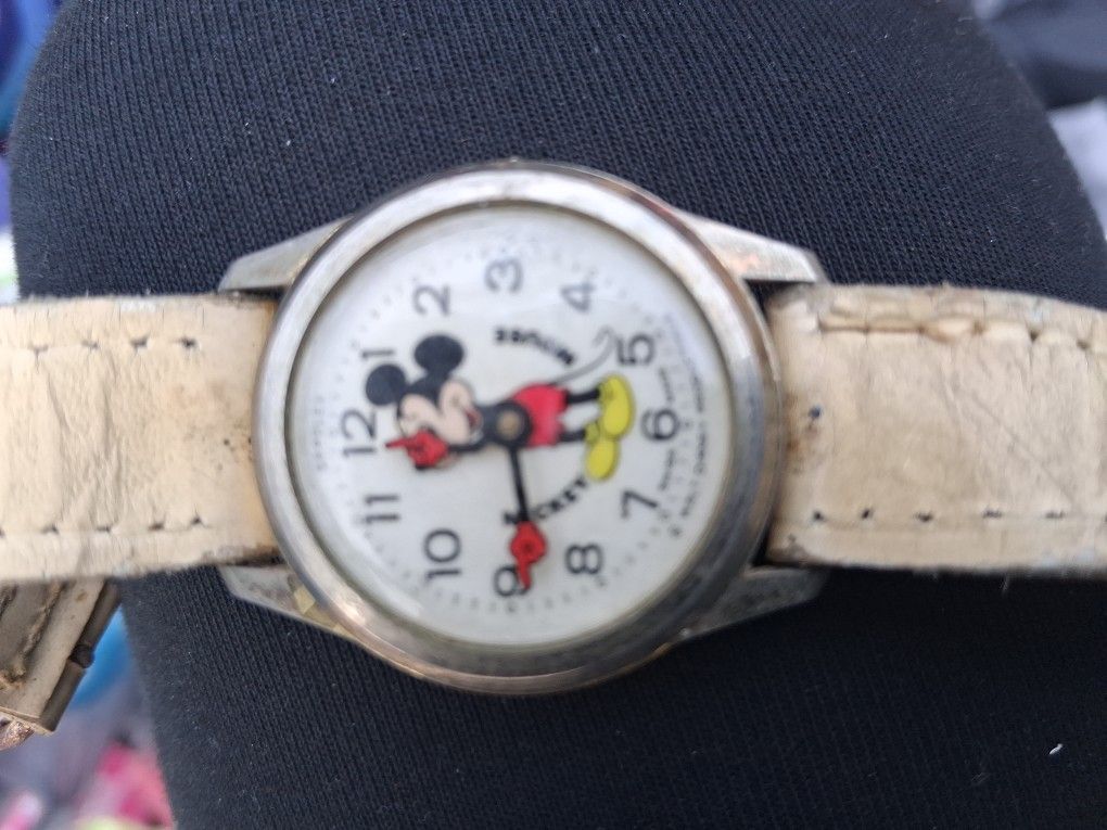 1960s Vintage BRADLEY MICKEY MOUSE WATCH $100