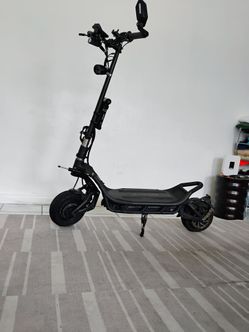 Scooter Nami bur e2 max. Reg $4000 sale $1900 firm.