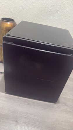 Mini fridge