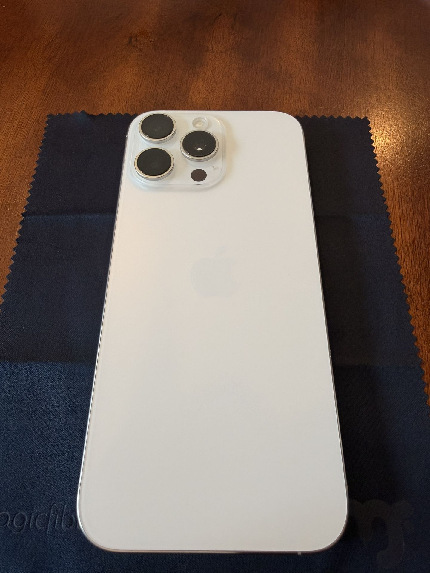 iPhone 16 Pro Max 256GB White Titanium Unlocked