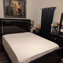 Queen Size Bedroom Set